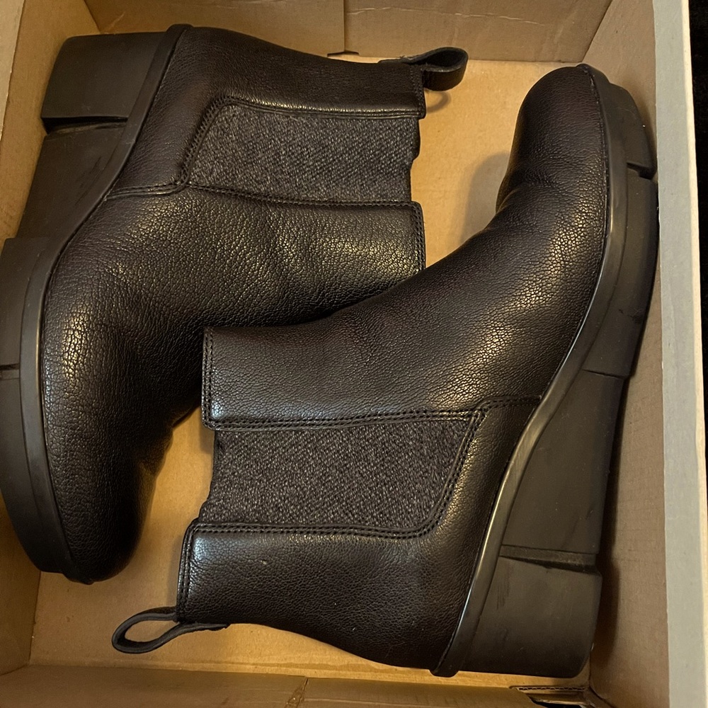 Clarks Leather bootie